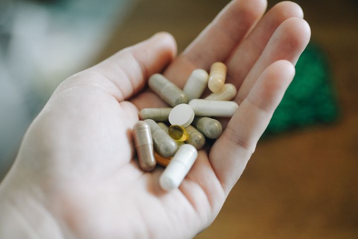 Is het gevaarlijk om te veel vitamines en mineralen in te nemen? Is het gevaarlijk om te veel vitamines en mineralen in te nemen?