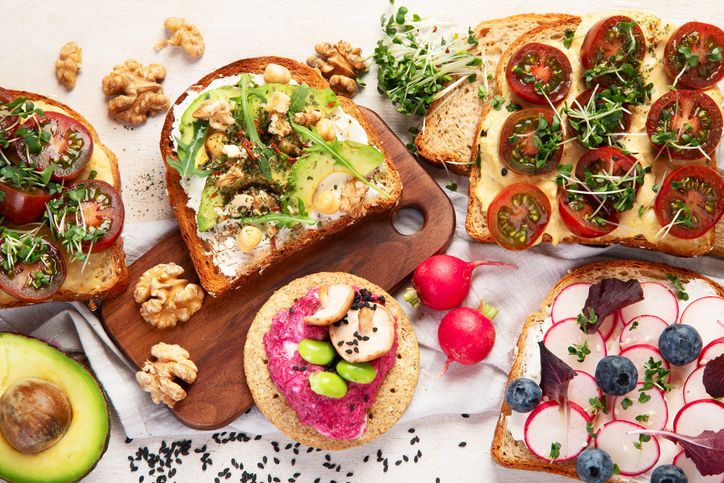 Wat is gezond broodbeleg? 12 voedzame opties Wat is gezond broodbeleg? 12 voedzame opties