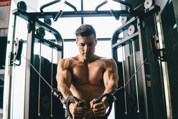 Borstspieren trainen: de 8 beste oefeningen