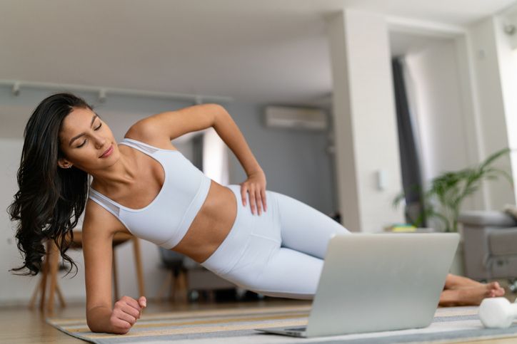 6 core oefeningen: zo bouw je kracht en stabiliteit op 6 core oefeningen: zo bouw je kracht en stabiliteit op