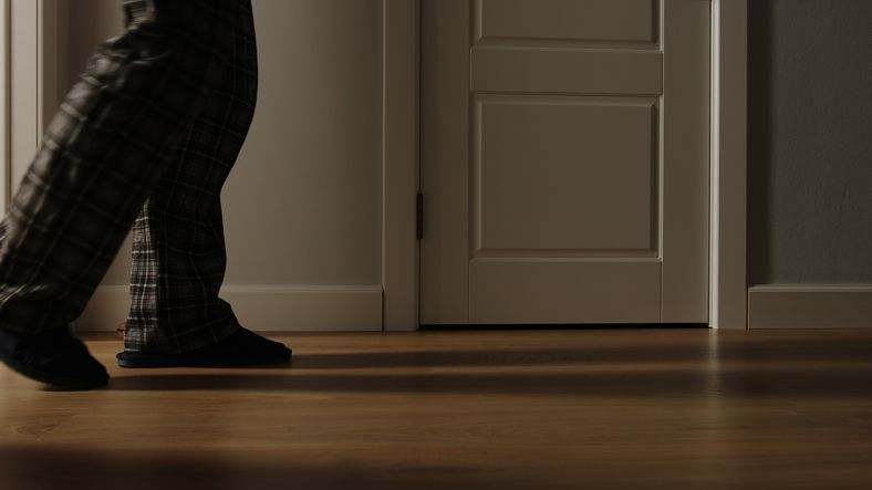 Waarom slaapwandelen mensen en wat kun je doen?