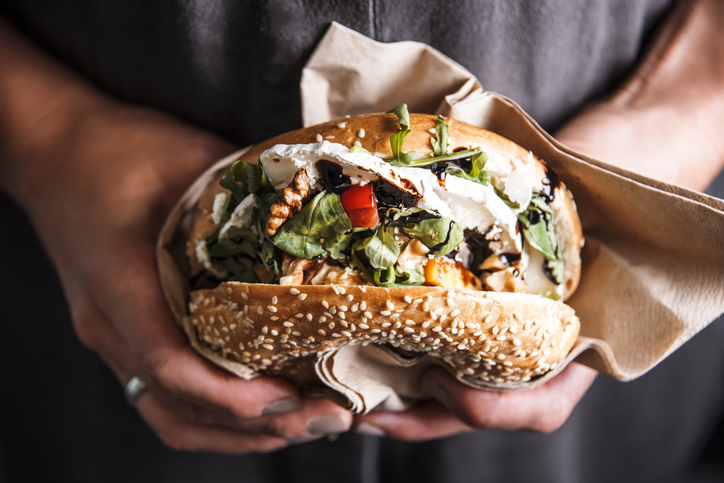 Burger met walnoten en brie