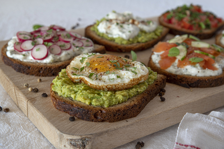 Brood met gezond hartig broodbeleg